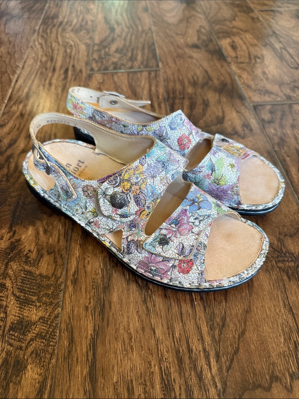 NWOT, Finn Comfort Milo sandals, size 39/8/8.5